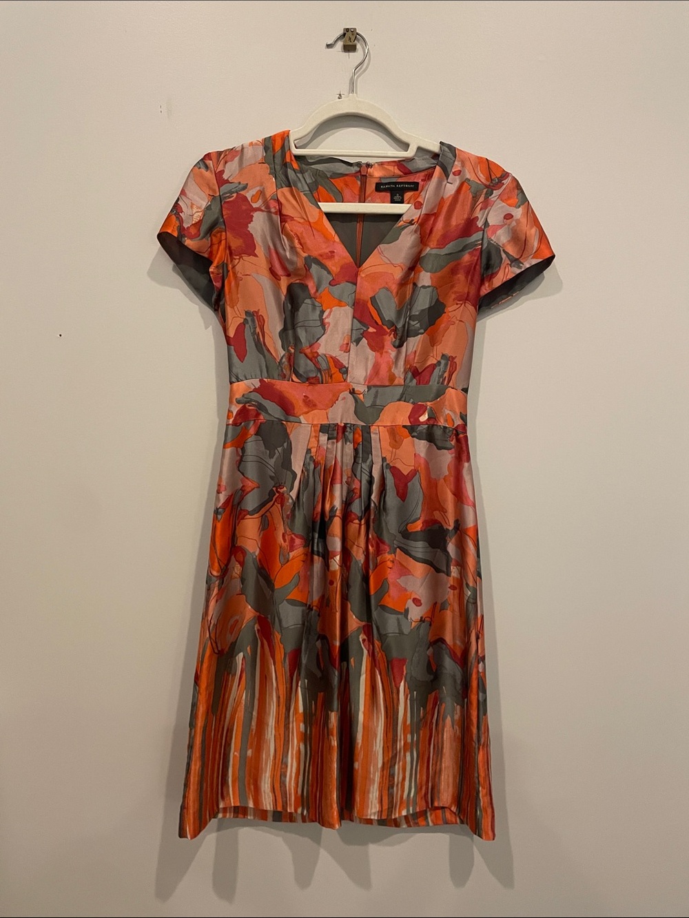 Banana Republic Pink & Gray V-Neck Fit-and-Flare Dress with pockets